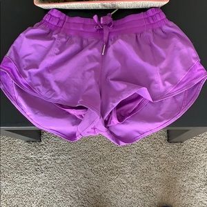 NWOT Lululemon Hotty Hot Short